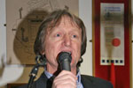 Compere Eric Gates